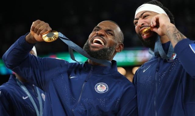 开云-詹眉出色表现倒逼管理层，湖人要浪费夺冠窗口吗？