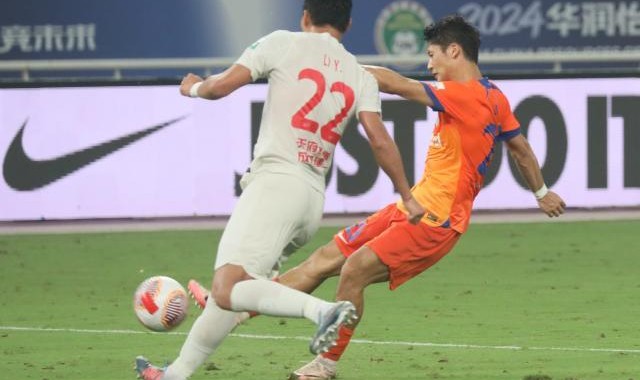 kaiyun-【中超】王大雷神扑陈蒲一条龙 泰山3比0双杀蓉城