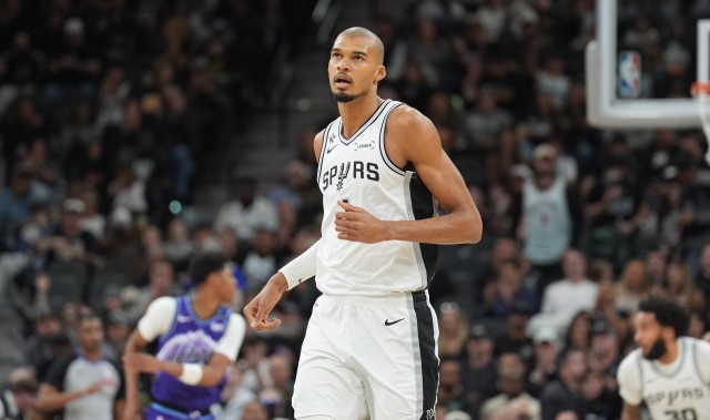 开云体育APP-文班亚马谈被逆转：我们已经找出了问题所在 正在调整心态