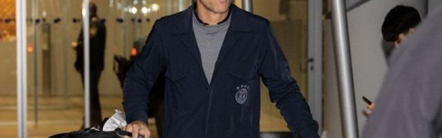 比埃尔霍夫重压下终引咎辞职，德国队一个时代落幕