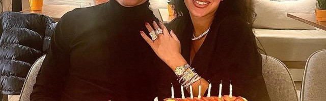 开云体育APP-C罗37岁生日 乔治娜送他凯迪拉克凯雷德豪车！